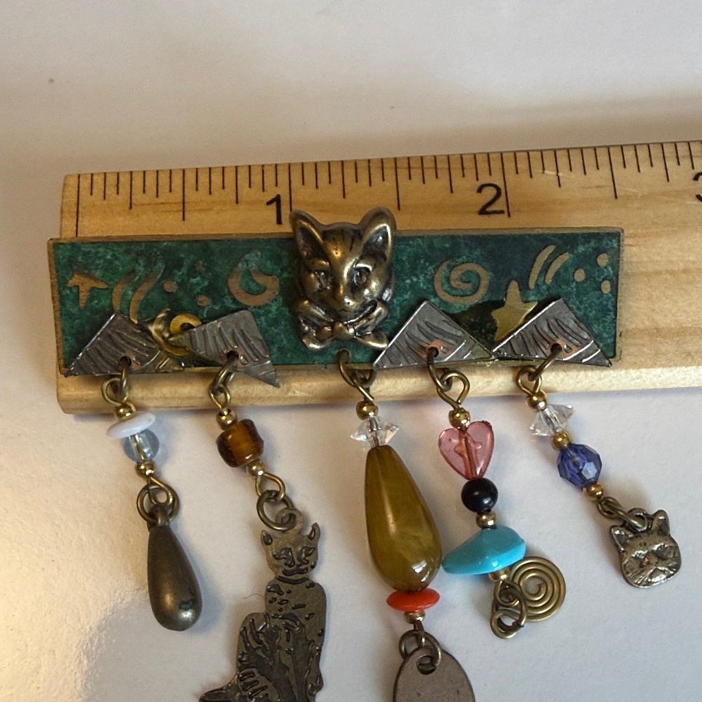 Artistic Cat Brooch with Colorful Charms - Picture 7 of 7